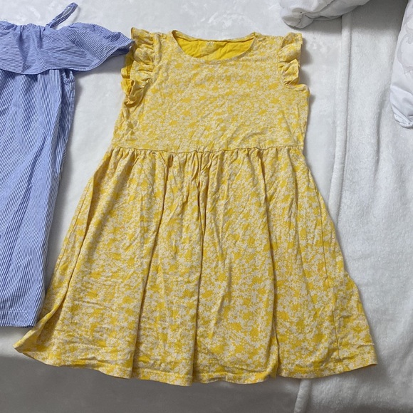 Two beautiful dresses - Picture 2 of 7